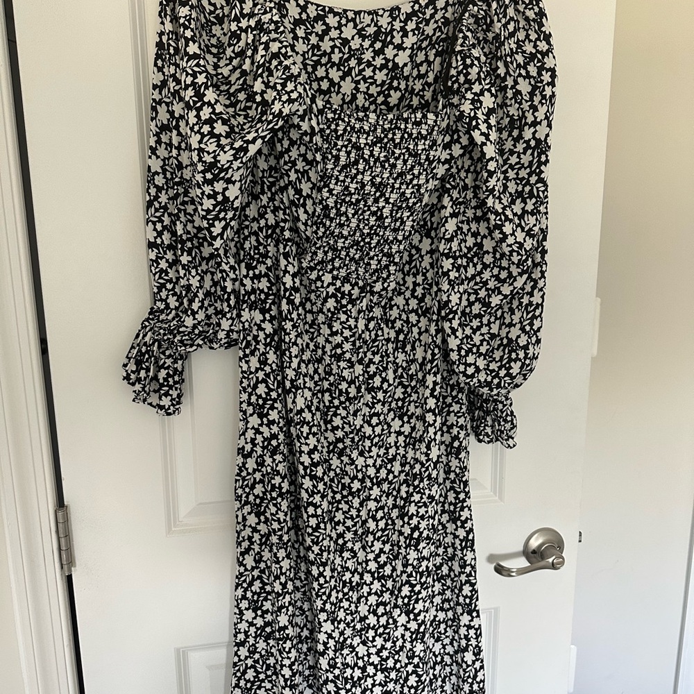 & Other Stories Black and White Double Puffed Sleeves Maxi Dress - Picture 3 of 7